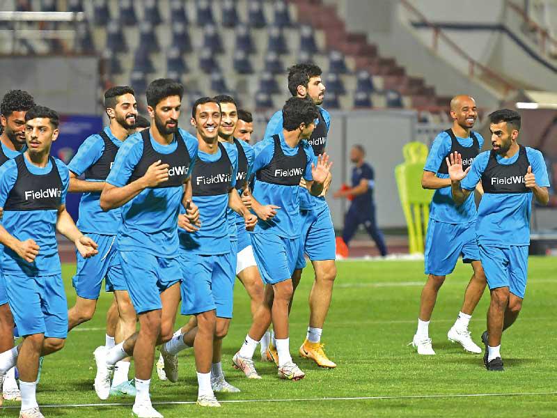 لاعبو الأزرق في تدريب سابق