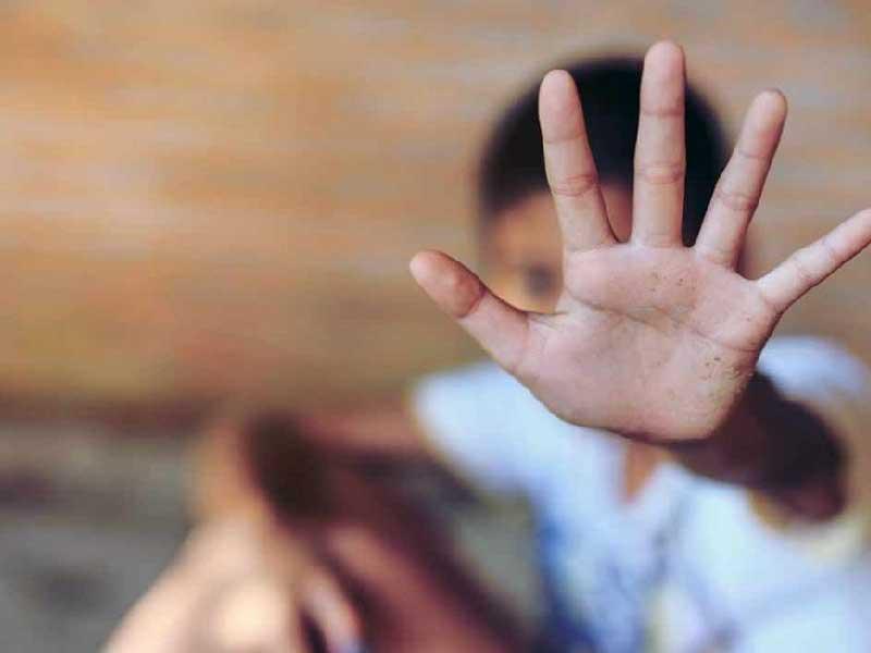 تعذيب الأطفال