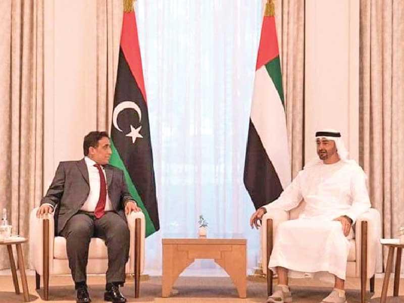 ولي عهد أبوظبي نائب القائد الأعلى للقوات المسلحة بالإمارات الشيخ محمد بن زايد آل نهيان مع  رئيس المجلس الرئاسي الليبي محمد المنفي في العاصمة أبوظبي أمس