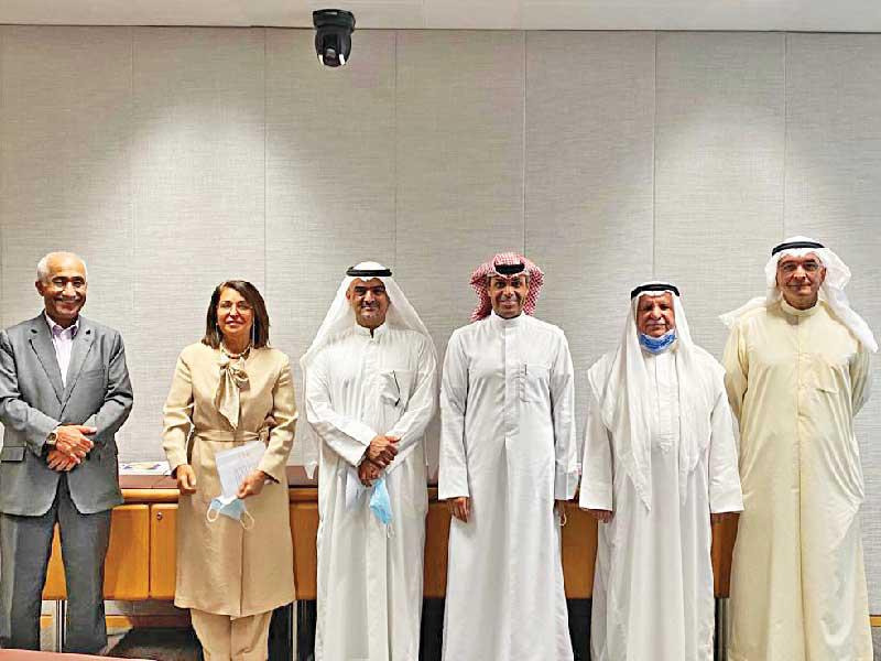 المدير العام لمؤسسة الكويت للتقدم العلمي د. خالد الفاضل لدى استقباله وفد «العلوم والابتكار»