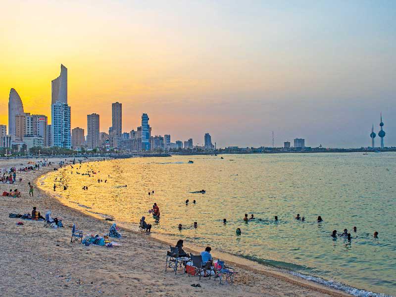 أحد شواطئ الكويت (تصوير: عبدالمجيد الشطي)