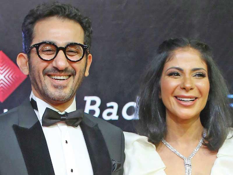 الممثل أحمد حلمي و زوجتة الممثلة منى زكي