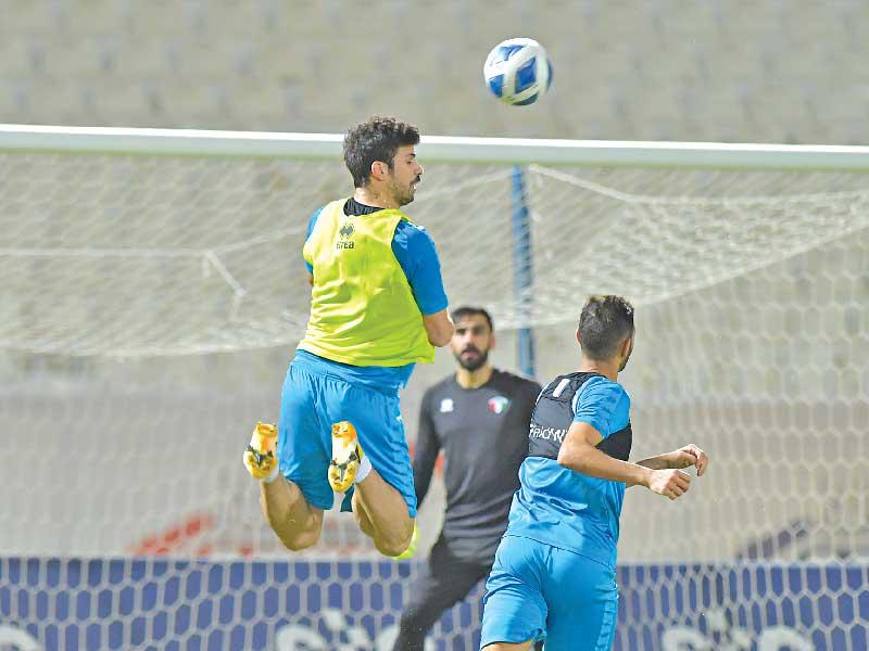 جانب من تدريبات دفاع الأزرق