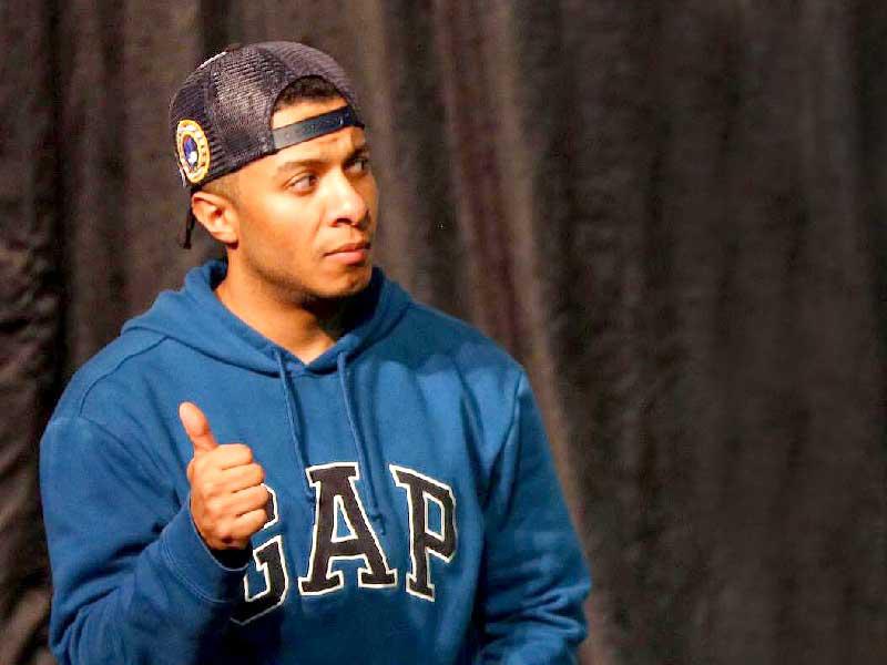 الفنان مشاري المجيبل