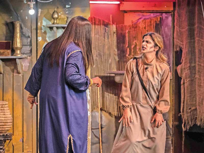 من أجواء العرض 