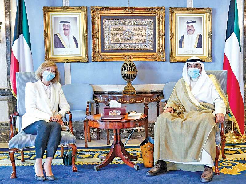  رئيس مجلس الوزراء سمو الشيخ صباح الخالد مستقبلاً سفيرة فرنسا أمس