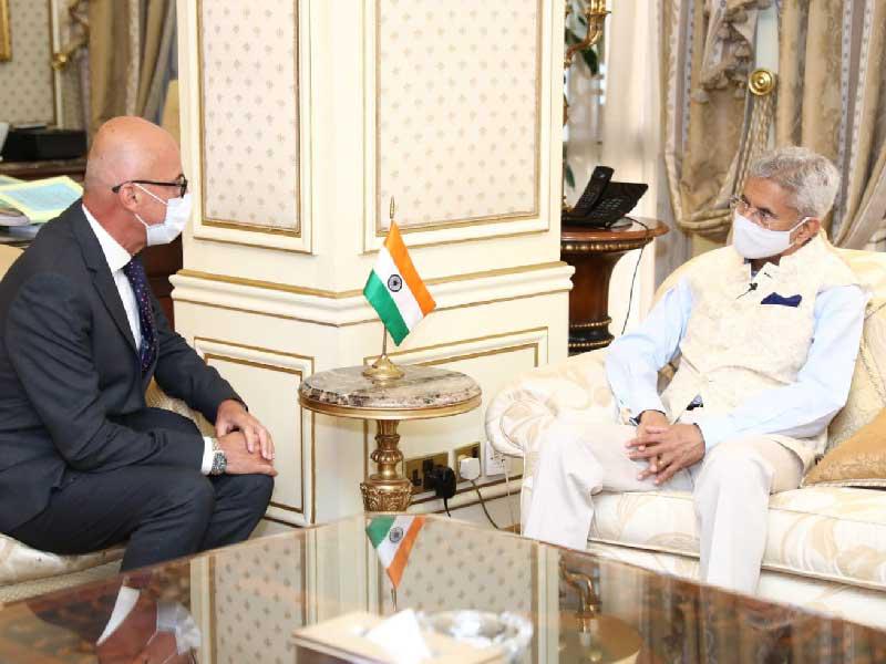 وزير الخارجية الهندي، سوبرامينام جايشانكار متحدثاً إلى الزميل ربيع كلاس