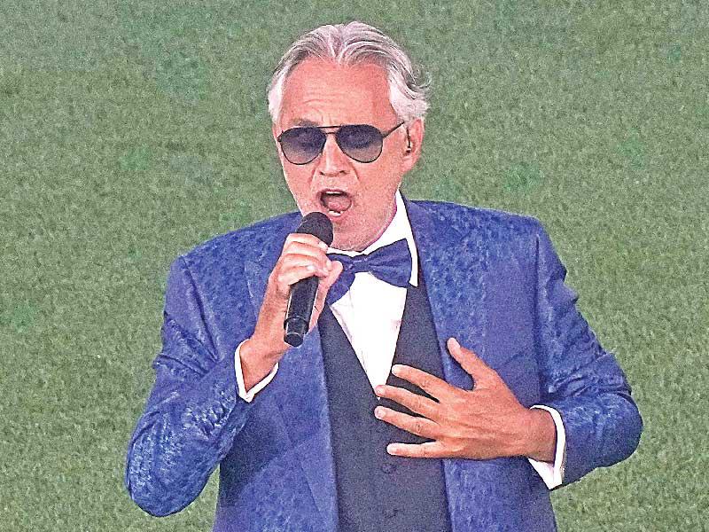  المغني الأوبرالي الإيطالي الشهير أندريا بوتشيلي