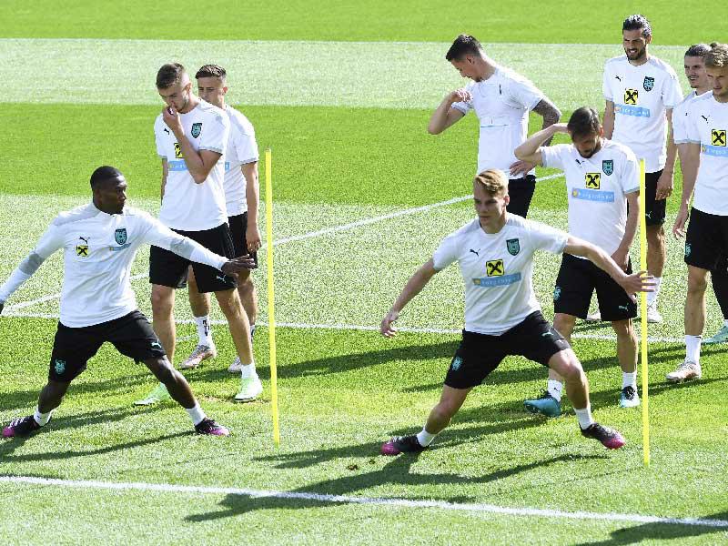 جانب من تدريبات منتخب النمسا