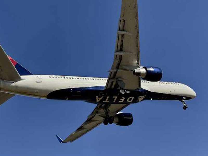  طائرة  متوجهة إلى مدينة أتلانتا 