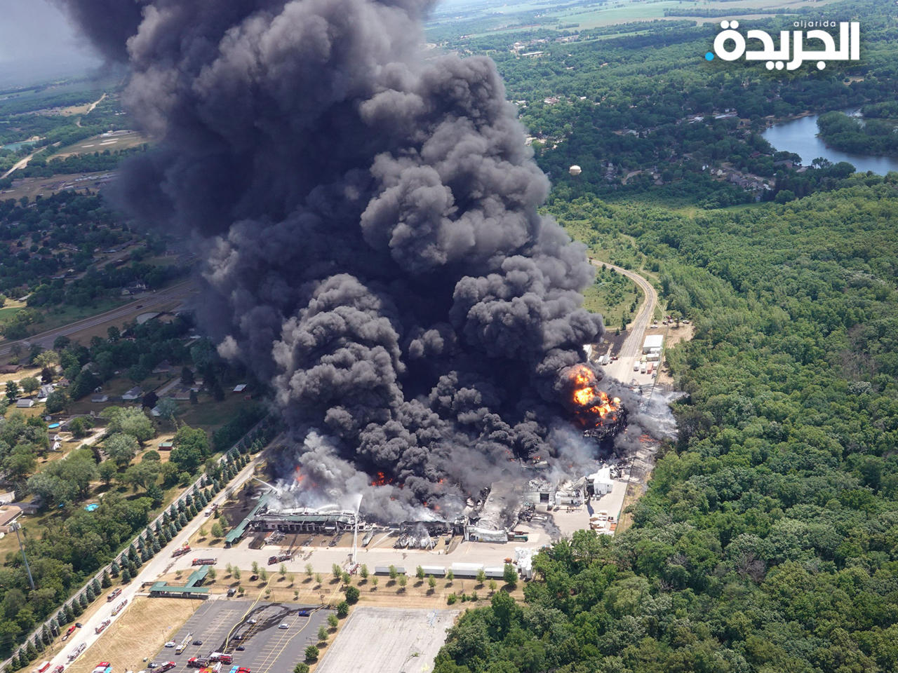 إخلاء منازل في محيط مصنع كيميائي اندلع فيه حريق قرب شيكاغو