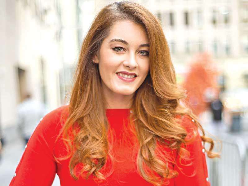 المغنية الأميركية ماندي هارفي