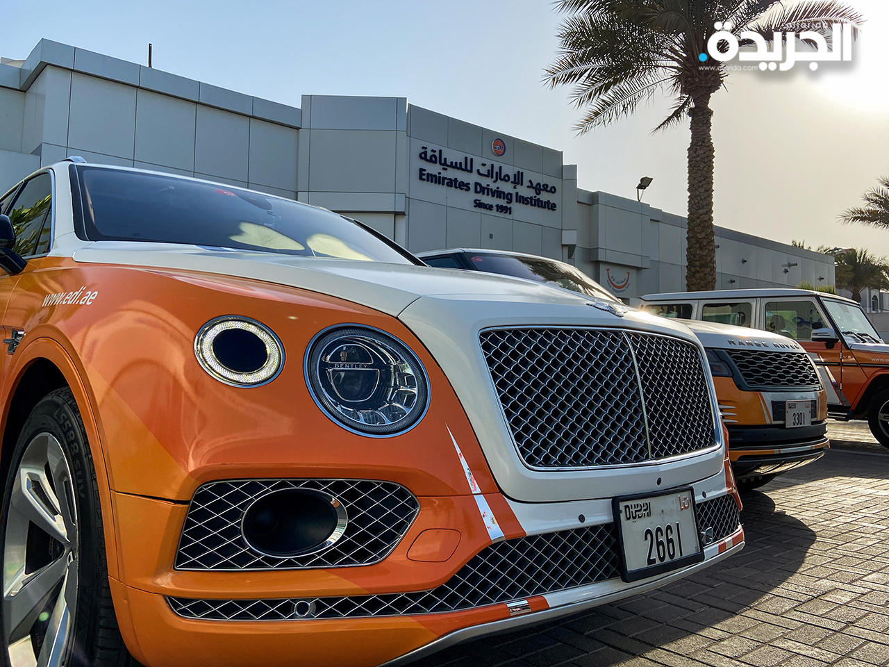 سيارات فارهة لتعليم القيادة في دبي