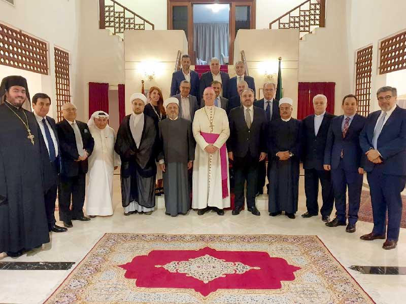 مشاركون في احتفال التكريم