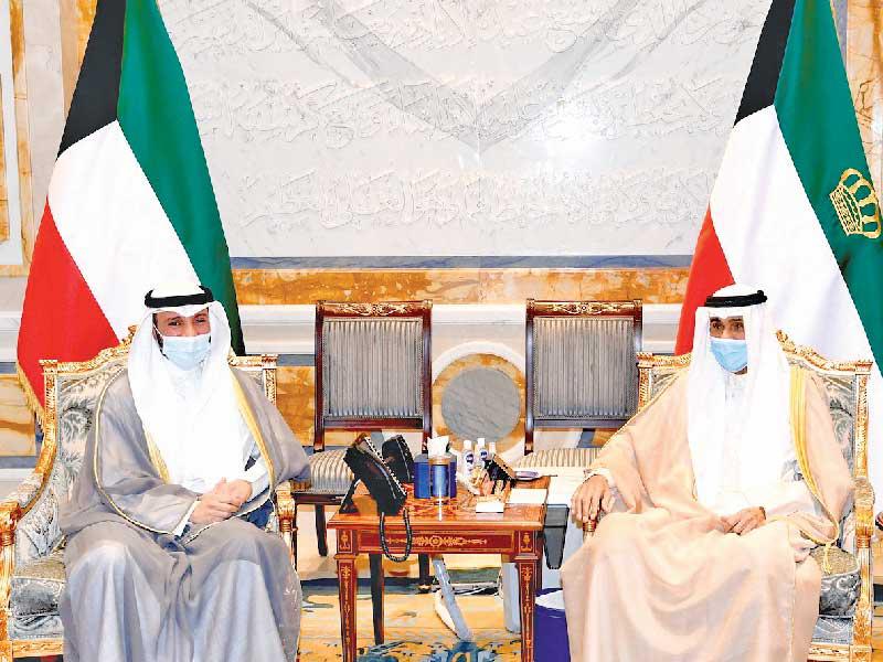 صاحب السمو أمير البلاد الشيخ نواف الأحمد مستقبلاًً رئيس مجلس الأمة أمس