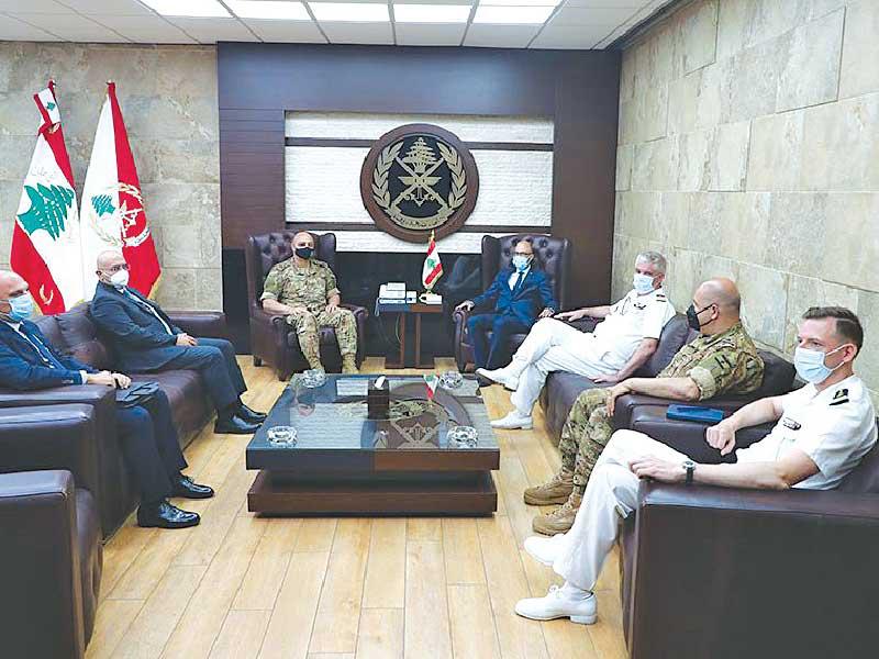 قائد الجيش مستقبلاً وفداً فرنسياً أمس