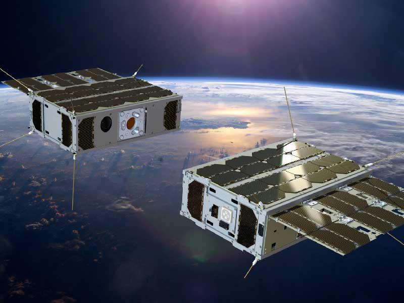  قمر صناعي بحجم أربع بوصات مربعة (يُعرف باسم CubeSat) مصنوع من الخشب