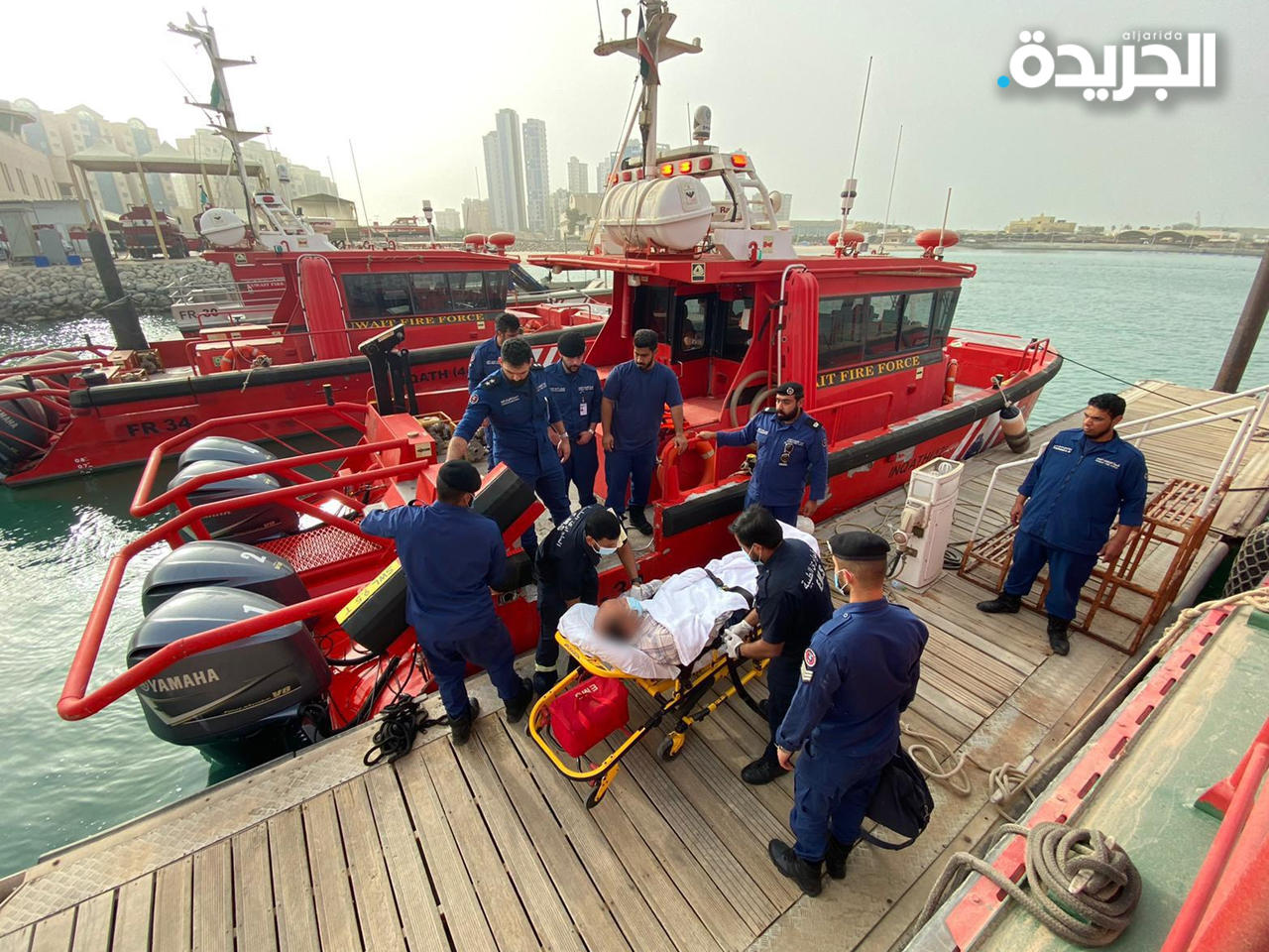 الإطفاء البحري تنقل مريضاً من جزيرة فيلكا بسبب عدم استقرار الحالة الجويةn