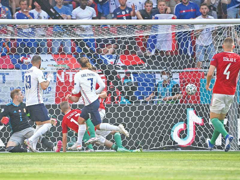 غريزمان نجم منتخب فرنسا يسجل هدف التعادل في مرمى المجر