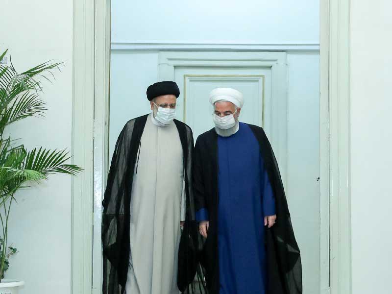 إبراهيم رئيسي وحسن روحانيخلال لقائهما أمس في طهران 