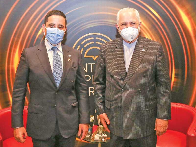  وزير الخارجيَّة وزير الدَّولة لشؤون مجلس الوزراء الشيخ الدكتور أحمد الناصر ونظيره الإيراني 