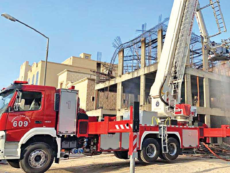 مكافحة الحريق في المنزل قيد الإنشاء 