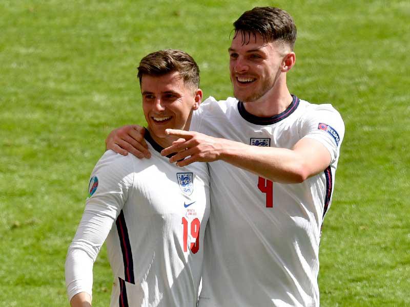 ماسون ماونت وديكلان رايس نجما إنكلترا