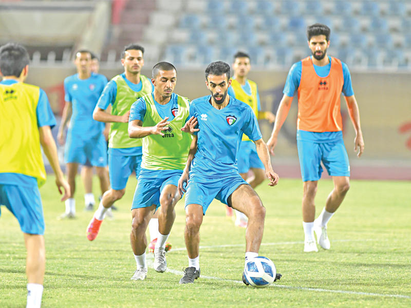 تدريب سابق للاعبي الأزرق