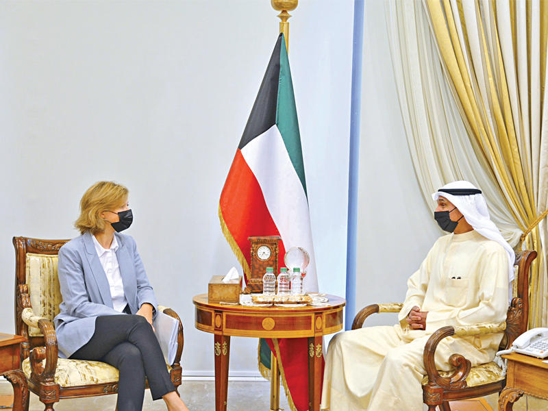  نائب وزير الخارجية، السفير مجدي الظفيري  مستقبلاً السفيرة الفرنسية أمس