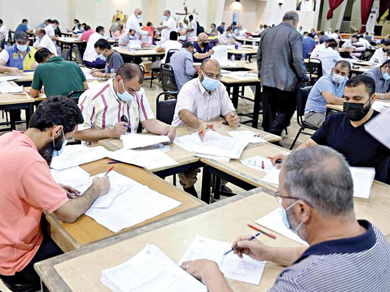 جانب من أعمال التصحيح بالكنترول