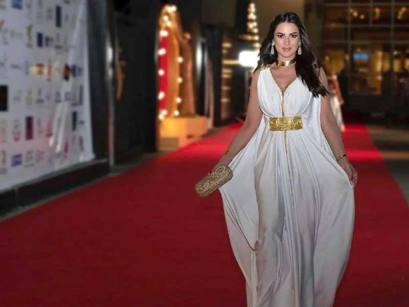 الممثلة درة بإطلالة مستوحاه من الملابس الفرعونية