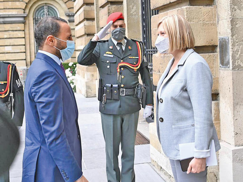 رئيس مجلس الأمة الكويتي مرزوق الغانم وفي استقباله رئيسة مجلس النواب البلجيكي