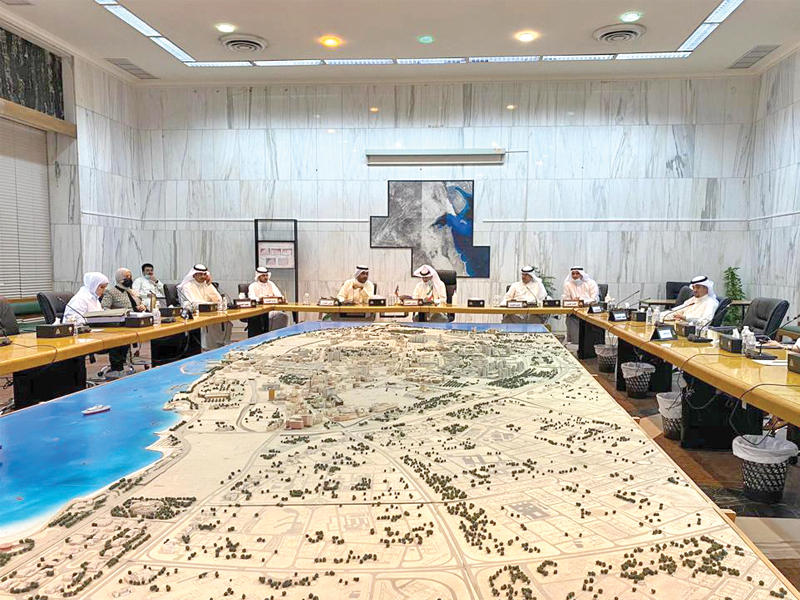 جانب من اجتماع اللجنة الفنية في البلدي