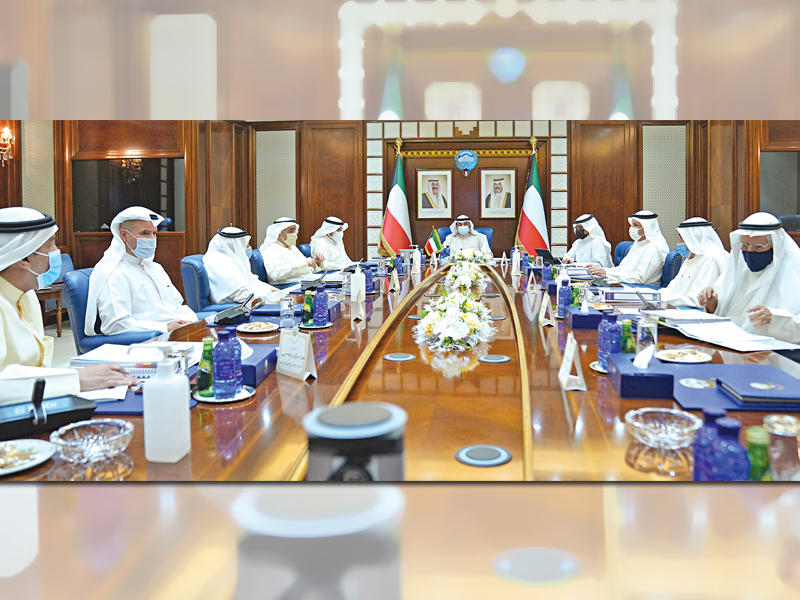  رئيس مجلس الوزراء سمو الشيخ صباح الخالد مترئساً اجتماع المجلس الأعلى للبترول