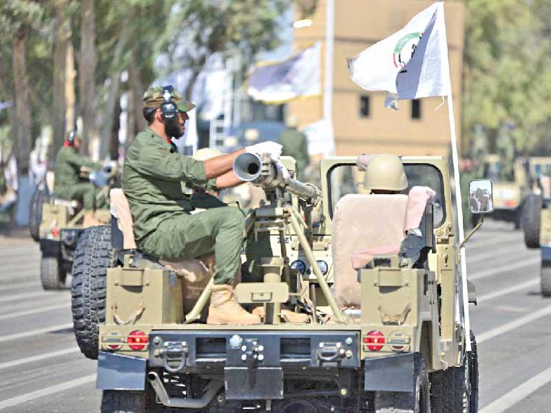 جانب من استعراض عسكري لـ«الحشد» قبل أيام في ديالى بذكرى تأسيسه السابعة 