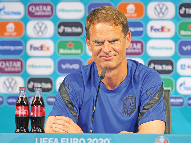 مدرب منتخب هولندا  فرانك دي بور