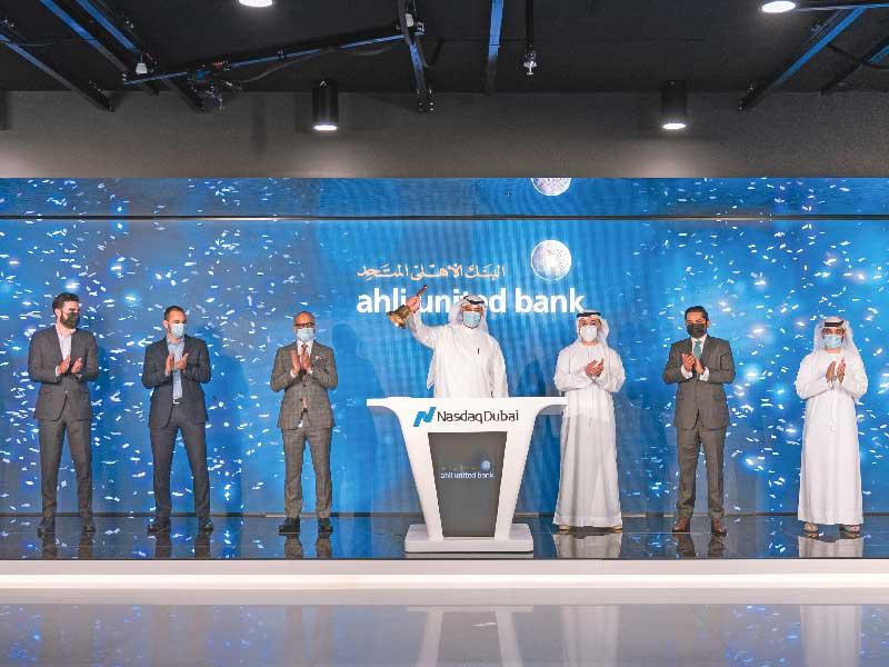 عبدالله اللنقاوي يقرع جرس افتتاح تداول صكوك البنك الأهلي المتحد في بورصة ناسداك دبي