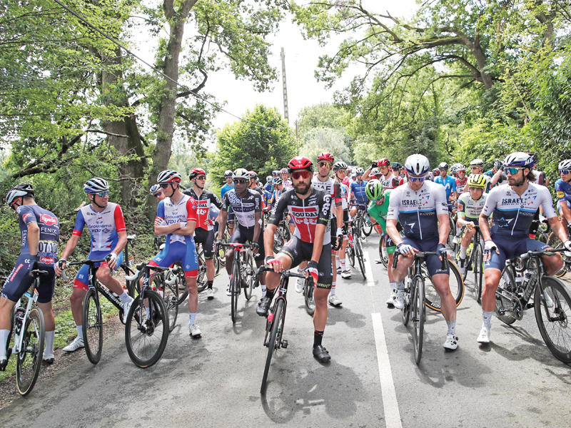 جانب من منافسات طواف فرنسا