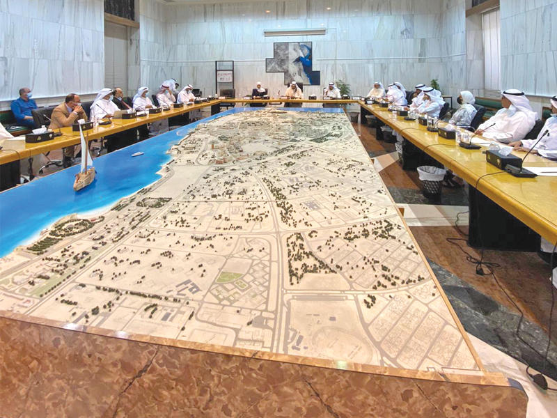 جانب من اجتماع لجنة تقصي الحقائق في المجلس البلدي 