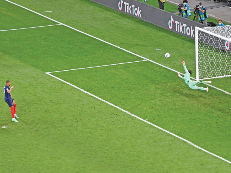 سومر حارس مرمى سويسرا يتصدر لركلة ترجيح مبابي