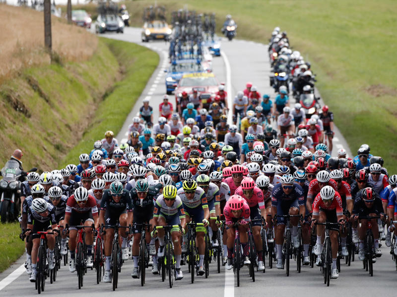 جانب من منافسات طواف فرنسا