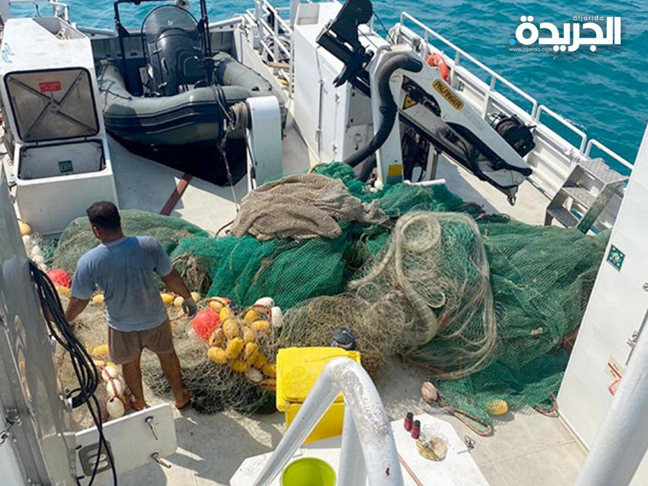 ضبط «لنجات» تقوم بالصيد غير المشروع في المياه الإقليمية