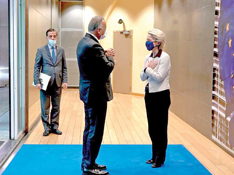 رئيسة مفوضية أوروبا أورسولا فون دير لاين تستقبل الكاظمي في بروكسل أمس الأول       (رئاسة الوزراء)