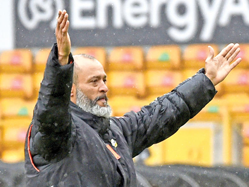 المدرب البرتغالي نونو إسبيريتو سانتو