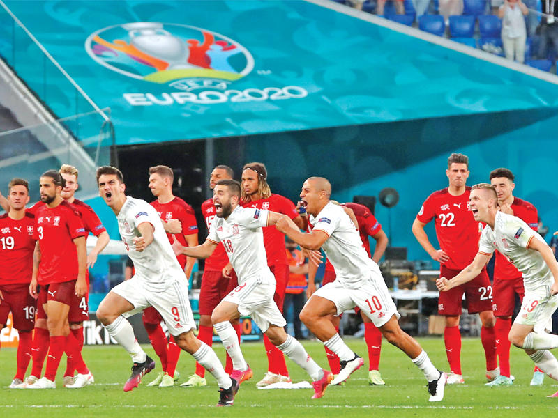 فرحة لاعبي المنتخب الاسباني بعد الفوز