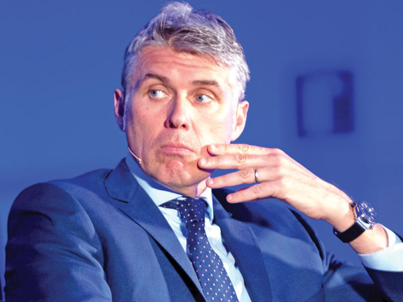  رئيس لجنة الحكام في الاتحاد الأوروبي (يويفا) الإيطالي روبرتو روزيتي