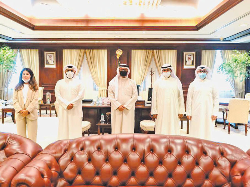  وزير الدولة لشؤون البلدية وزير الدولة لشؤون الإسكان والتطوير العمراني شايع الشايع مستقبلاً مجلس إدارة النادي الكويتي للرياضات الإلكترونية