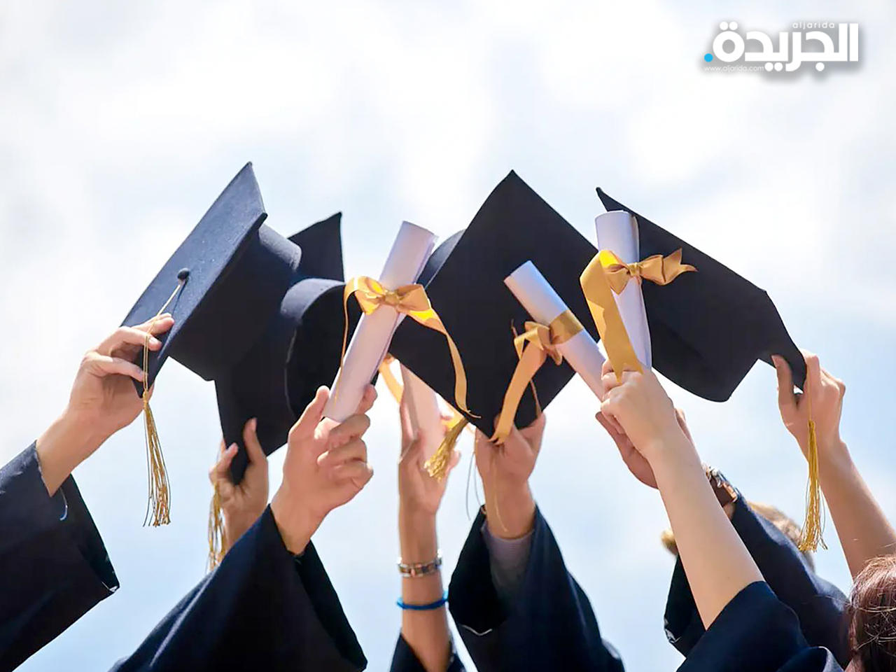الإمارات تمنح «الإقامة الذهبية» لأوائل الثانوية