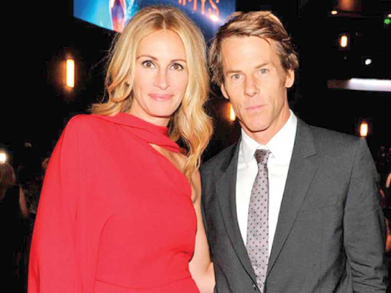 جوليا روبرتس​ و​داني مودر