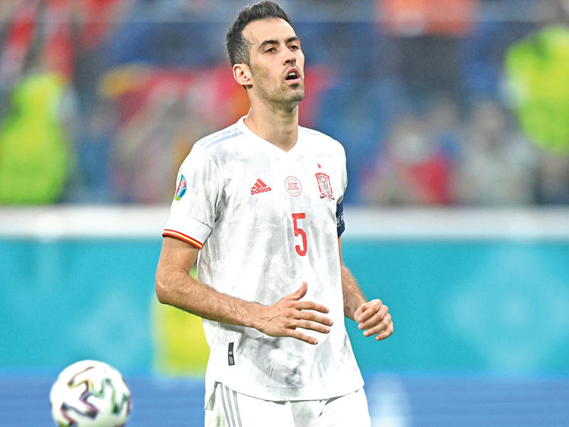 نجم كرة القدم الإسباني سيرخيو بوسكيتس